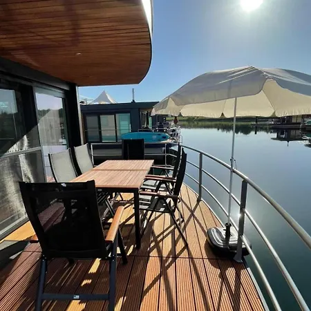 Hausboot Vroni Am Baerwaldersee By Interhome Lejlighed Klitten