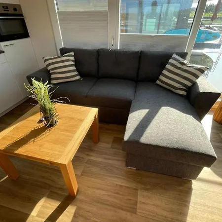 アパート Hausboot Vroni Am Baerwaldersee By Interhome