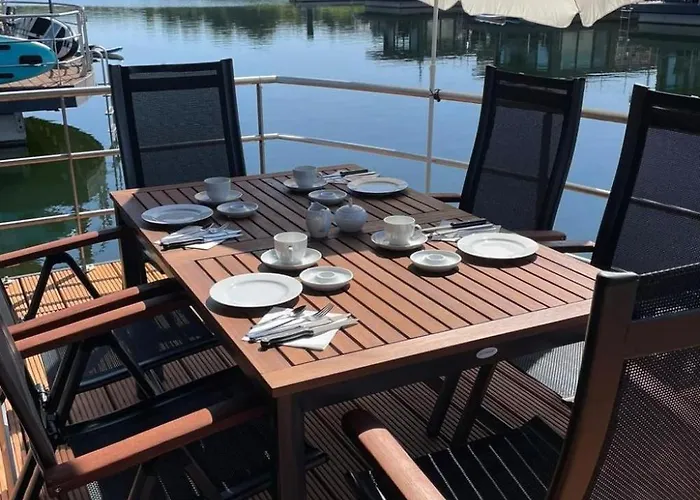 Lejlighed Hausboot Vroni Am Baerwaldersee By Interhome Klitten